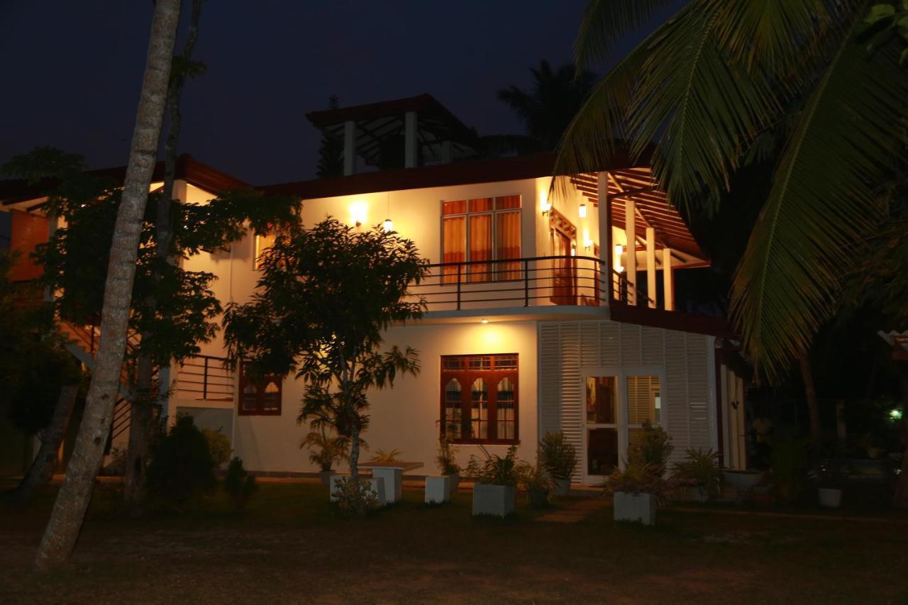Villa A.Sms Induruwa Εξωτερικό φωτογραφία